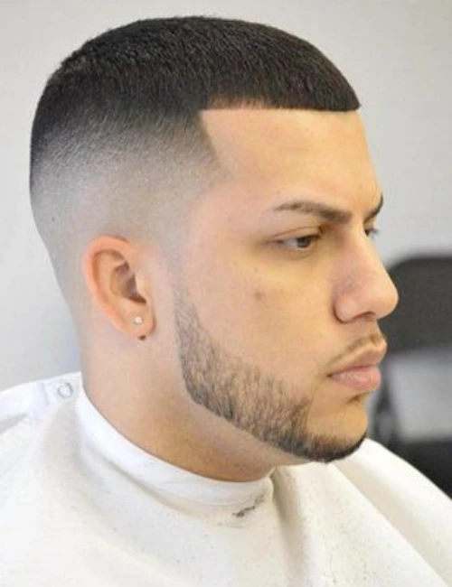 Klasik pompadour erkek saç modeli